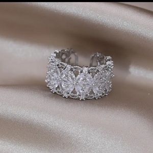 Adjustable Flower Ring